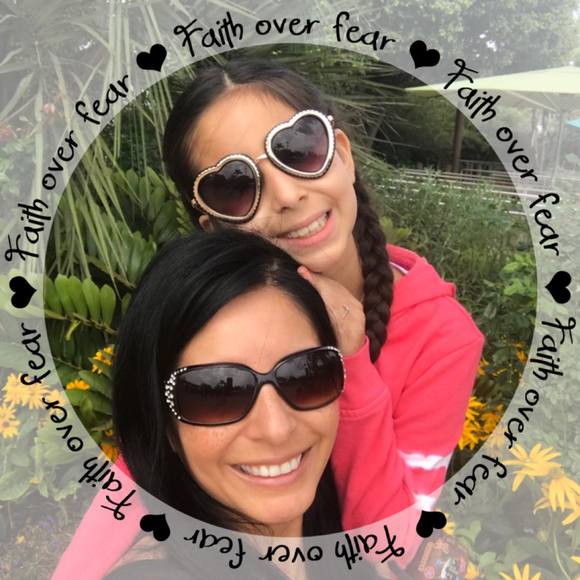 Meet your Posher, Lisa - Picture 1 of 1